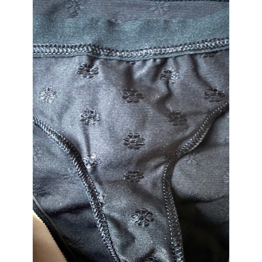 NWOT Warner’s Black Patterned Thong Panty – Size M - Picture 3 of 6